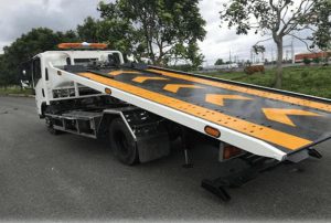 Hình ảnh loại xe sàn trượt của Công ty CP cứu hộ giao thông Xuyên Việt dùng  để chở xe tai nạn, sự cố hư hỏng. Ngoài ra, xe sàn trượt còn được sử dụng để vận chuyển xe ô tô mới từ đại lý tới khách hàng.