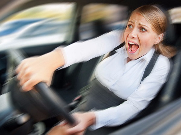 Tình huống xe mất phanh là tình huống nguy hiểm và thường gặp khi lái xe ô tô