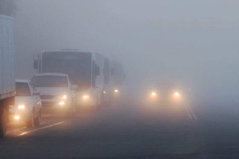 Sương mù làm hạn chế tầm nhìn của người lái xe