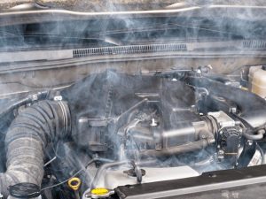 Xe ô tô bị nóng máy phải xử lý sao? Nguyên nhân và cách khắc phục